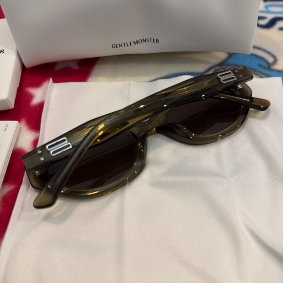 Gentle Monster Statement Sunglasses – Brown Gradient Luxe Gold Detail